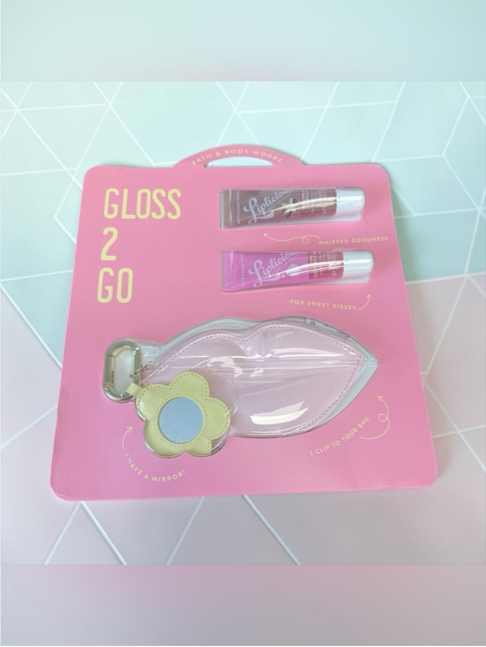 BATH & BODY WORKS 3-Piece Gloss 2 Go Lip
Gloss Set/NIP